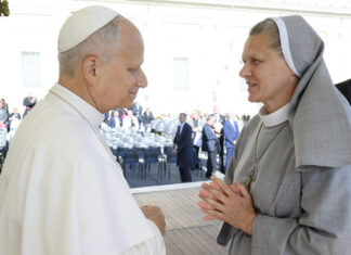 Błogosławieństwo w spotkaniu M. Ewy Kaczmarek z Ojcem św. Leonem XIV